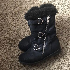 Unlisted black boots